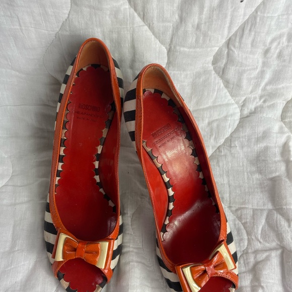 Moschino pumpkin orange and stripe heels - Picture 3 of 4